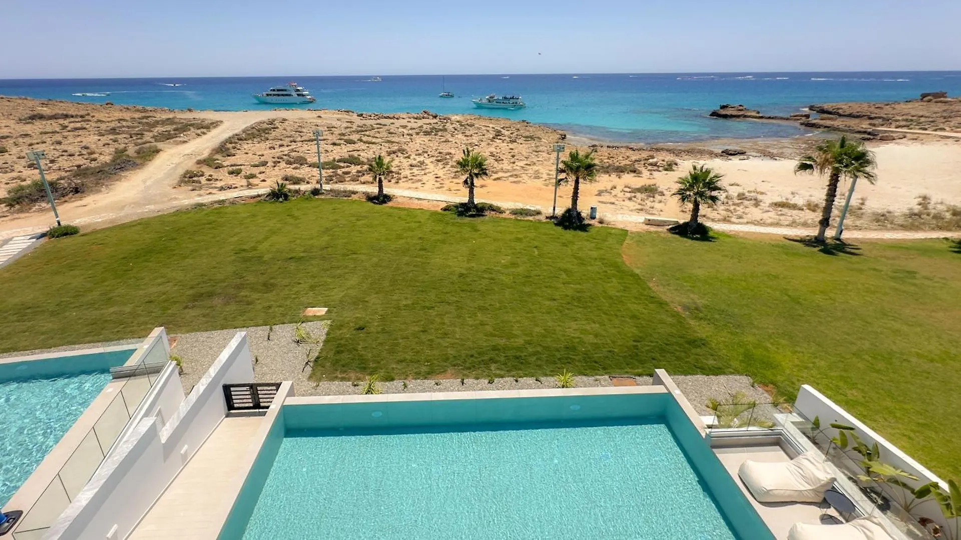 Aqua Beachfront Villas - Villa 2 アヤナパ キプロス