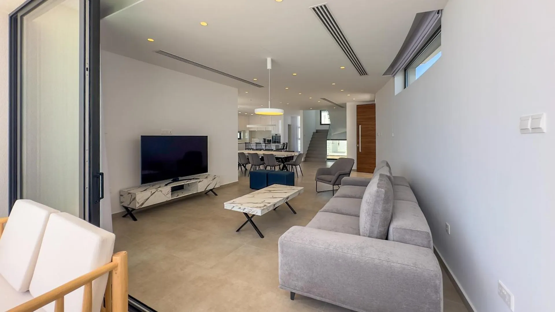 Aqua Beachfront Villas - Villa 2 アヤナパ