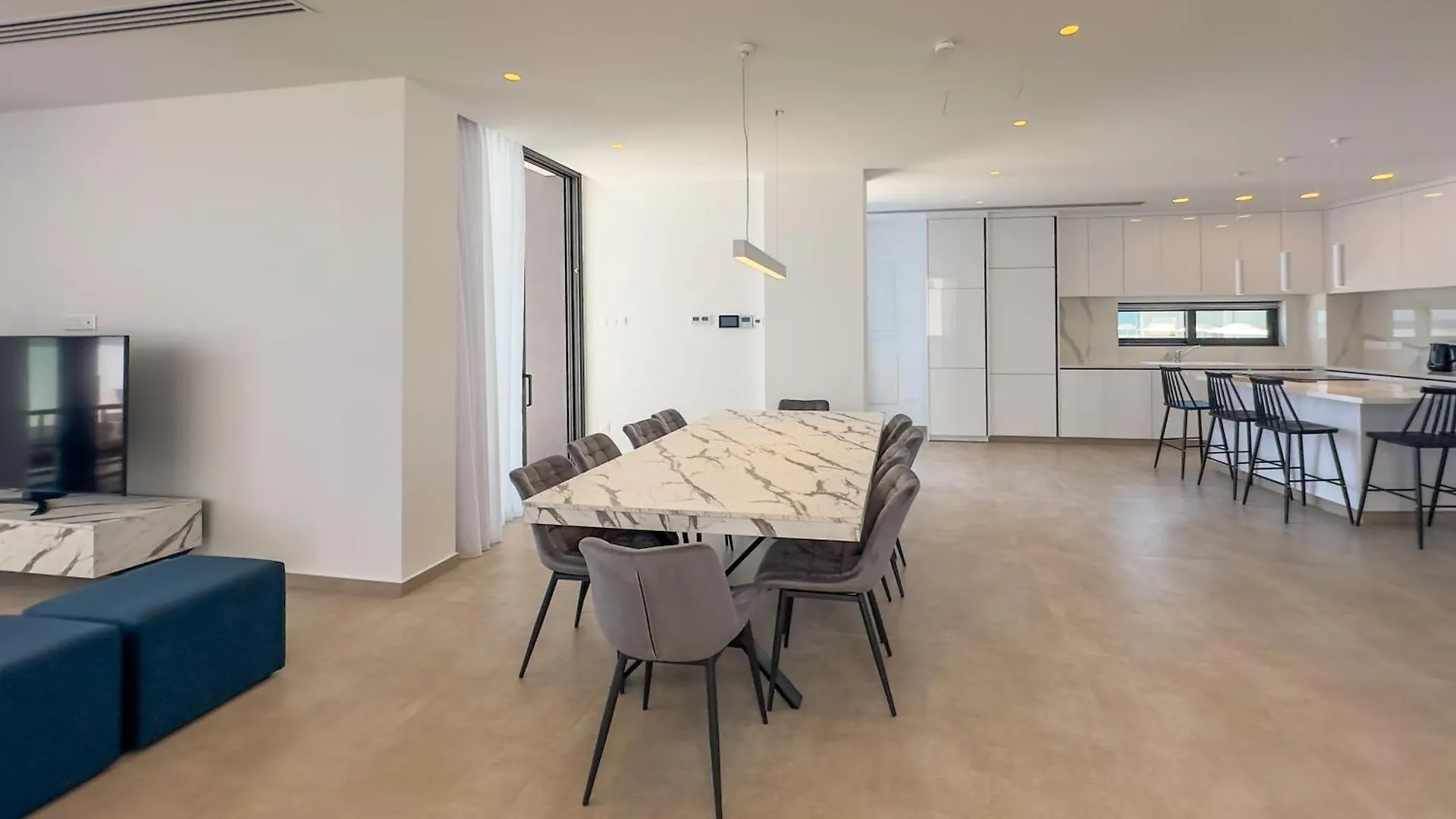 Aqua Beachfront Villas - Villa 2 アヤナパ