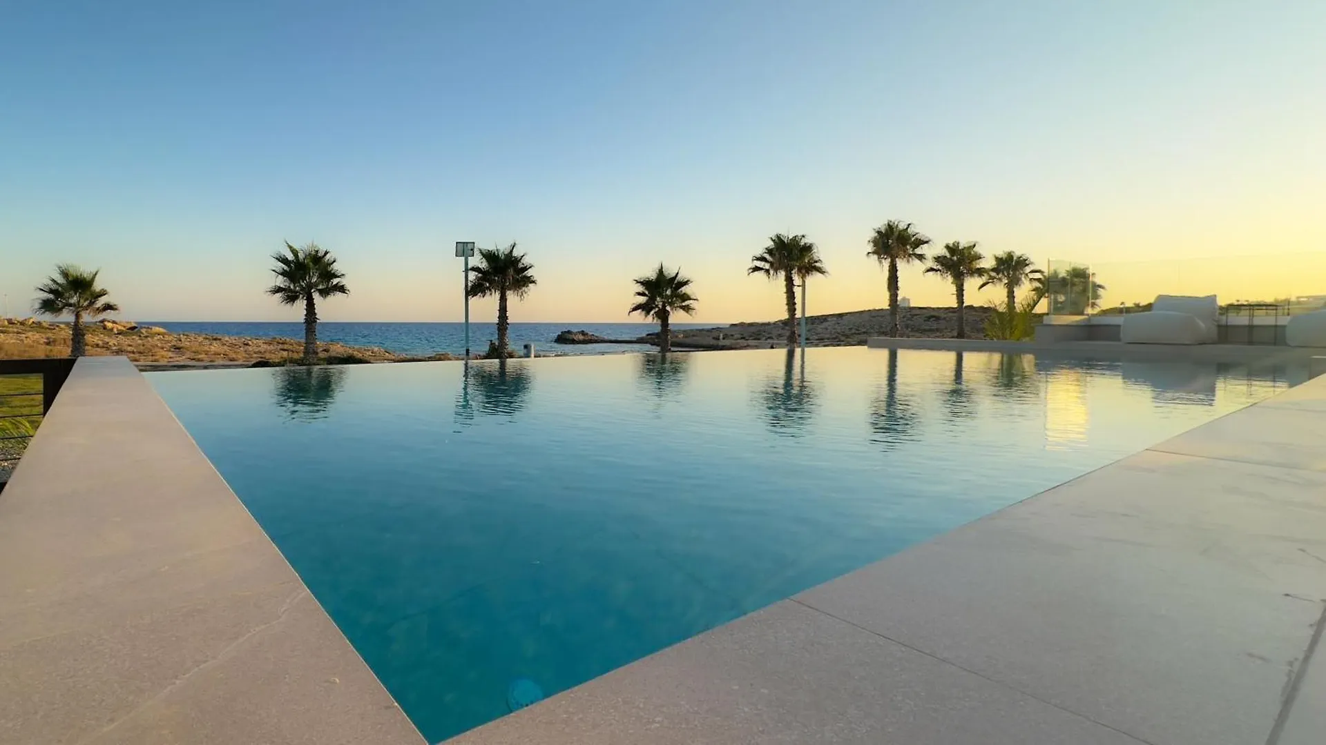 Aqua Beachfront Villas - Villa 2 アヤナパ キプロス