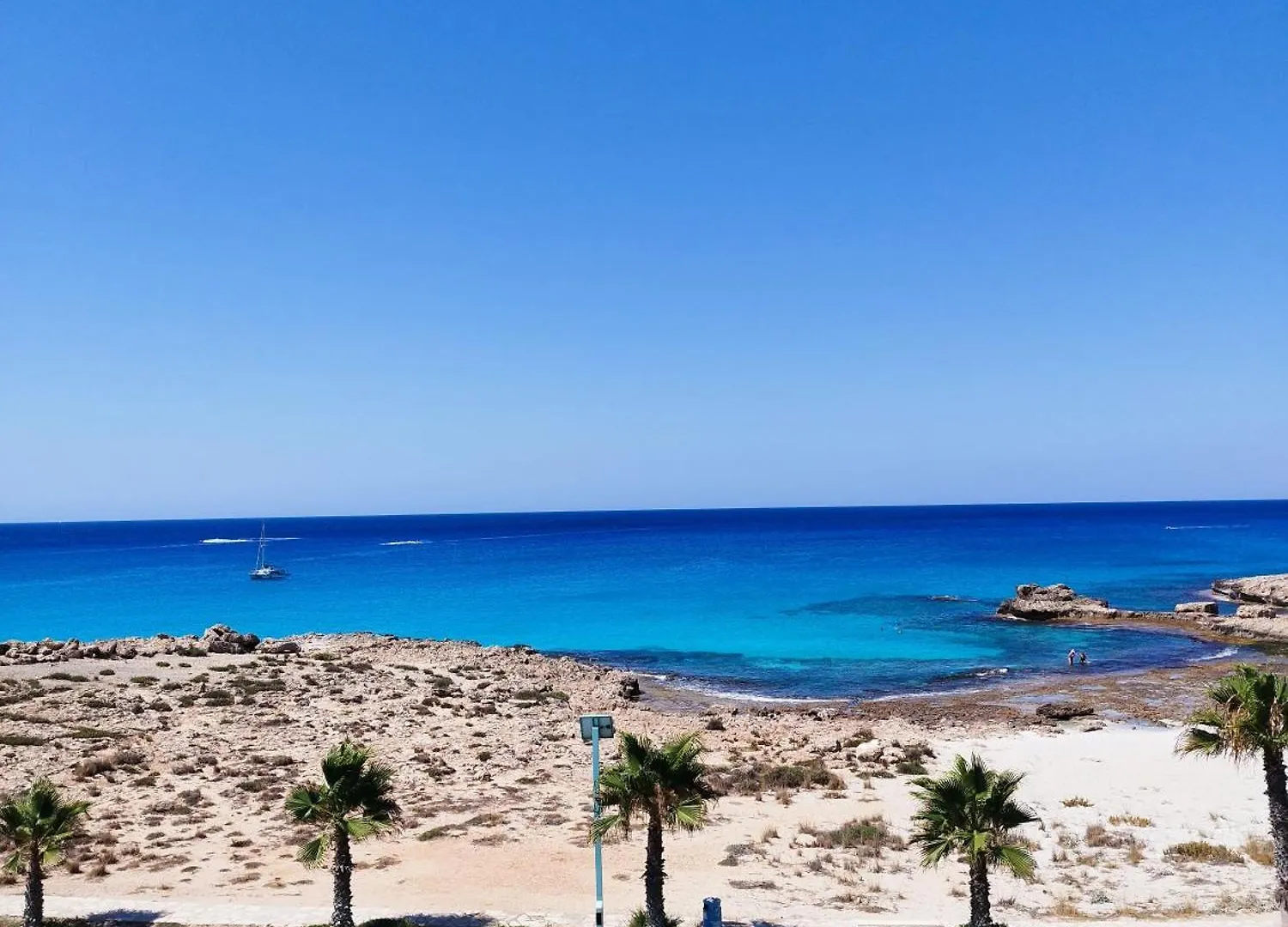 Aqua Beachfront Villas - Villa 2 Айя-Напа