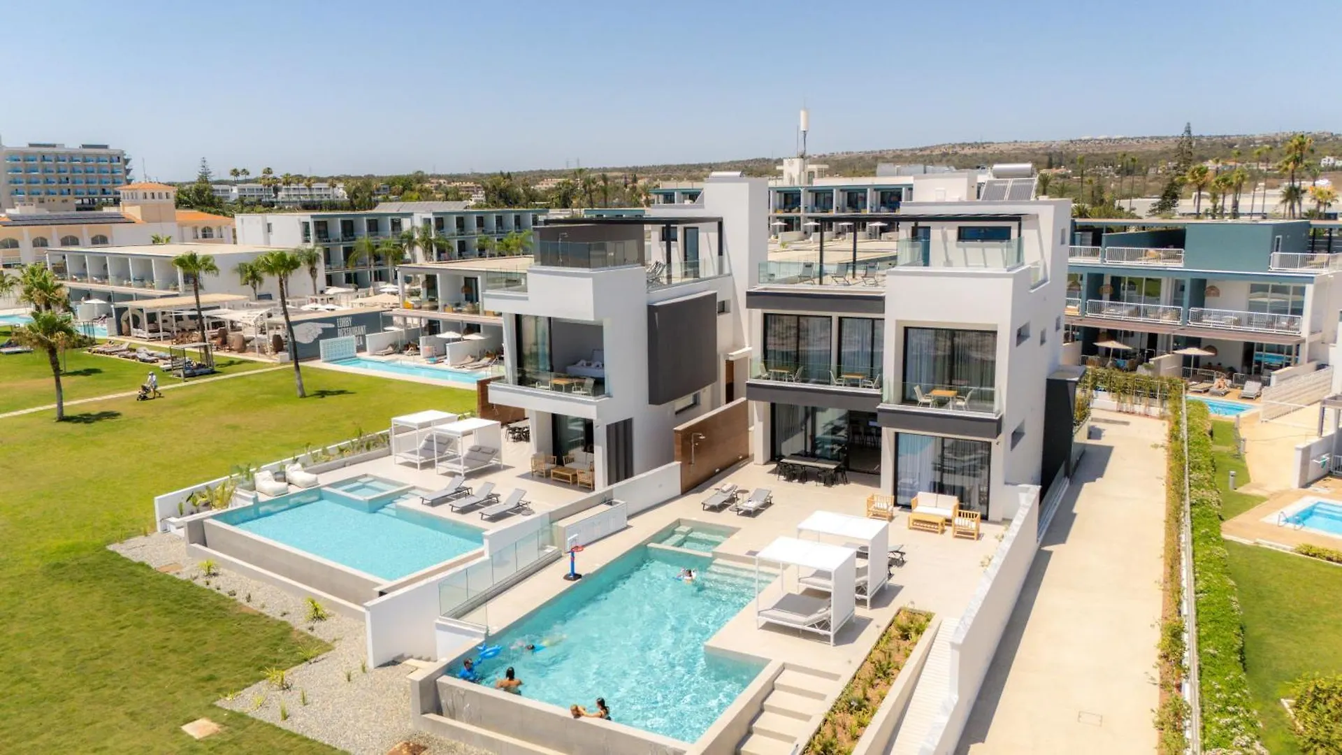 Aqua Beachfront Villas - Villa 2 Айя-Напа