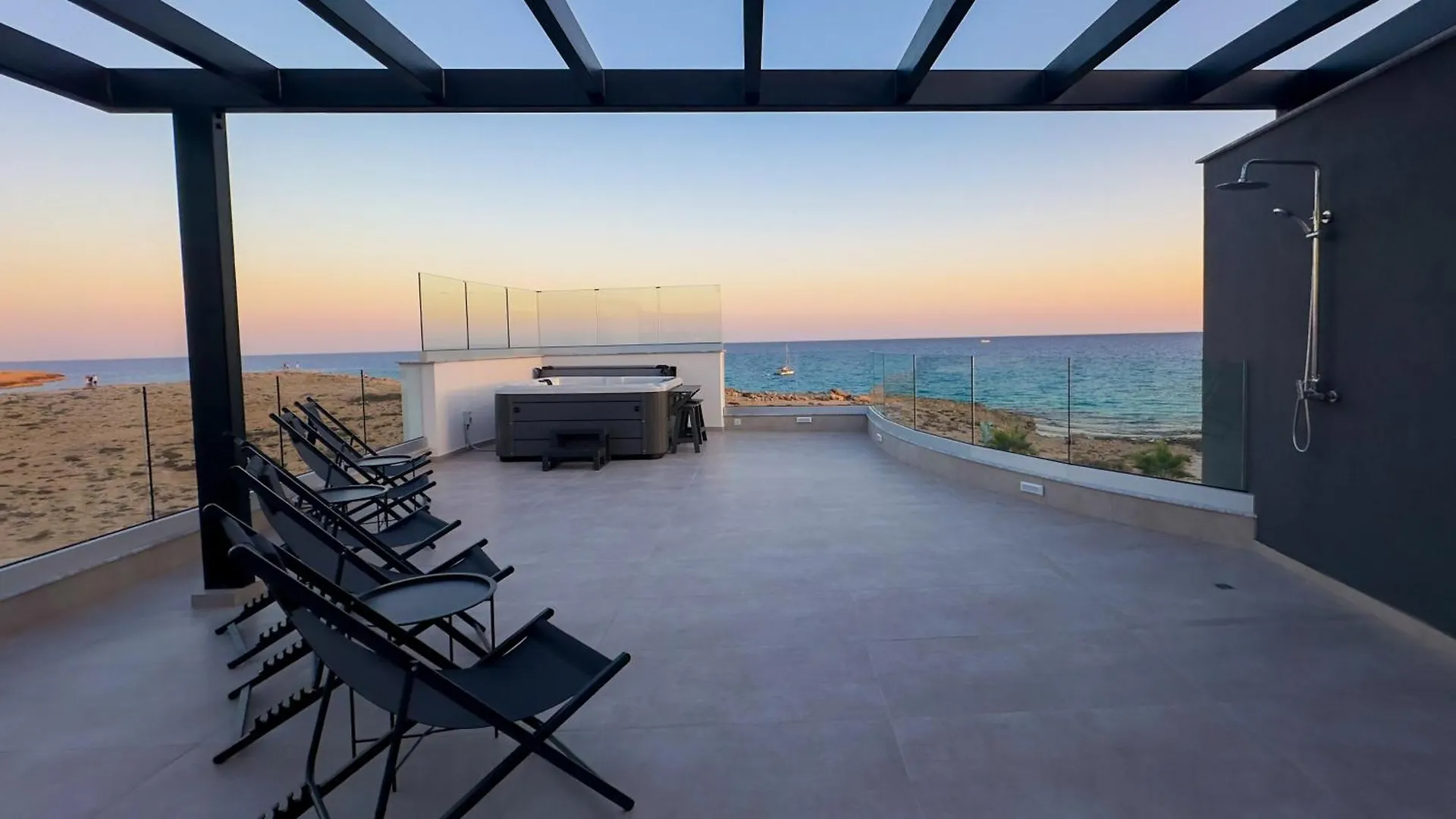 Aqua Beachfront Villas - Villa 2 Айя-Напа