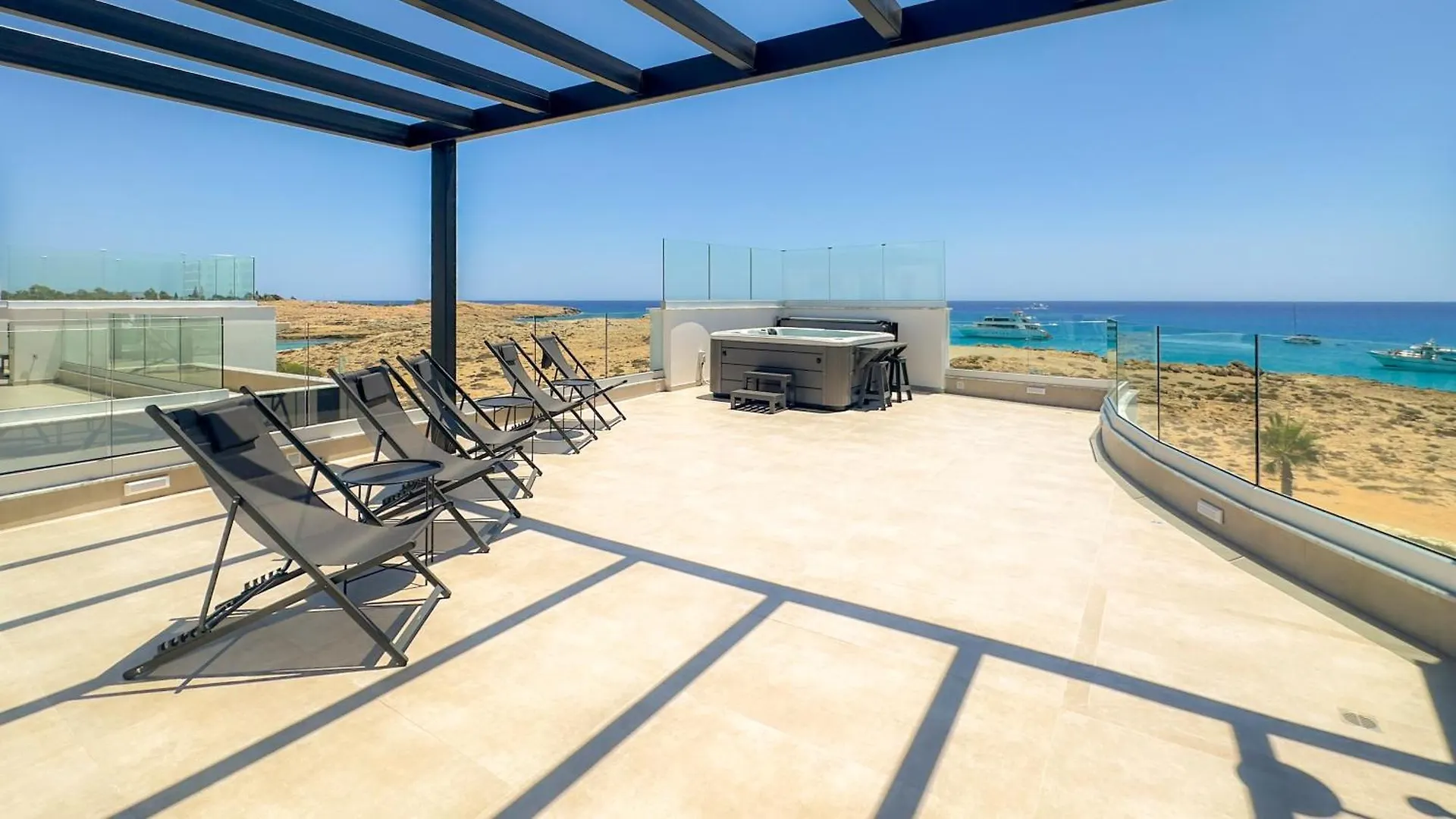 Aqua Beachfront Villas - Villa 2 Айя-Напа 0*,