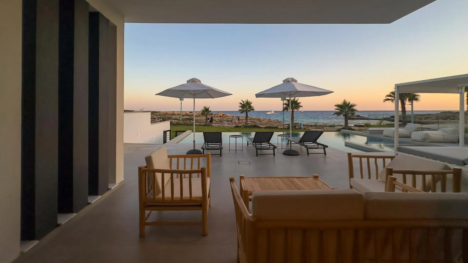Aqua Beachfront Villas - Villa 2 Айя-Напа 0*,