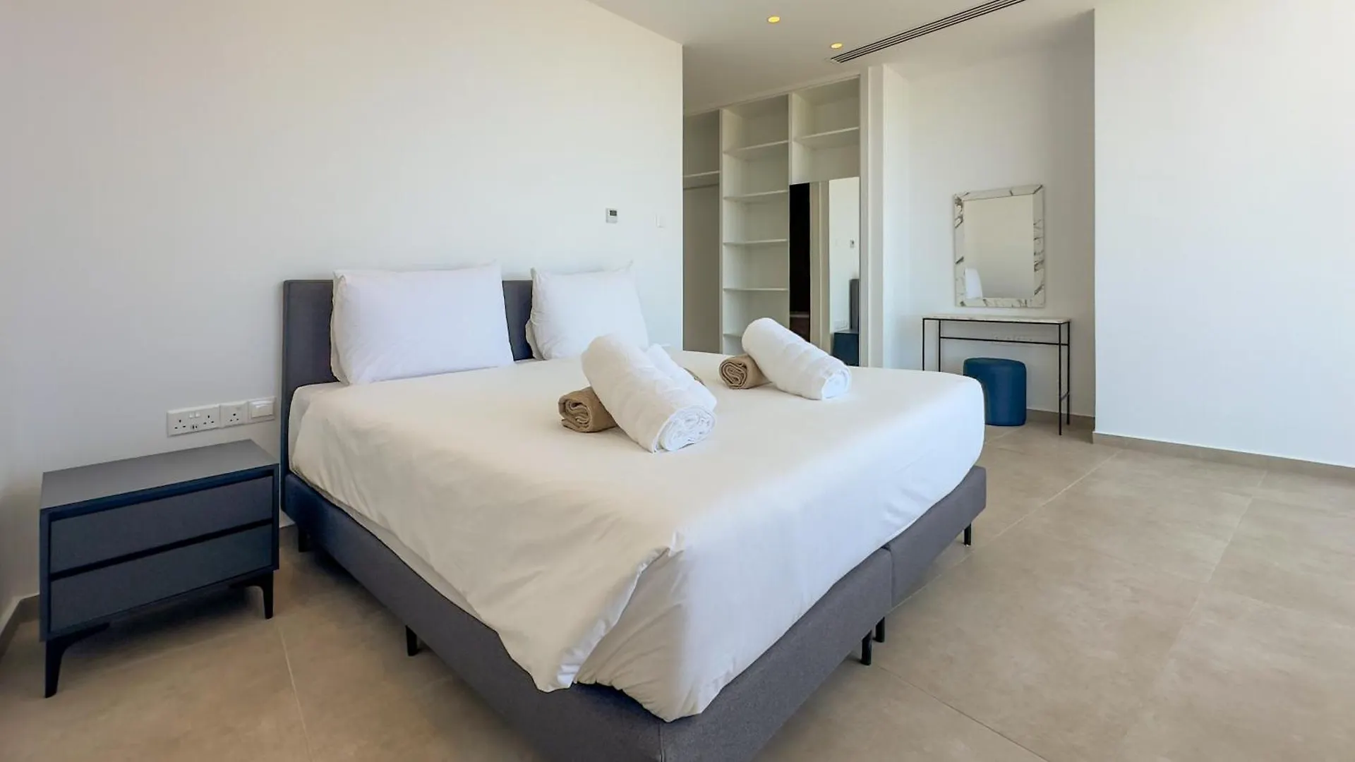 Aqua Beachfront Villas - Villa 2 Айя-Напа