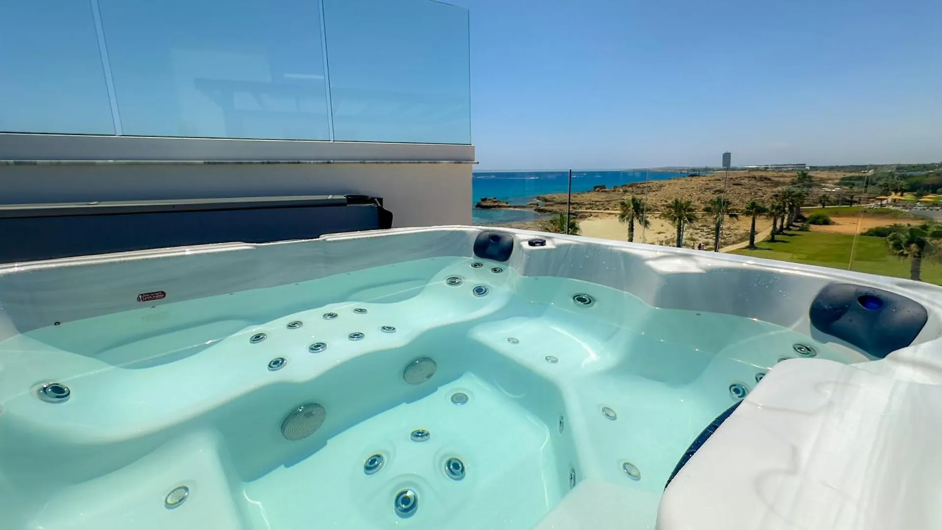 Aqua Beachfront Villas - Villa 2 Айя-Напа 0*,